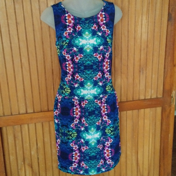 Cynthia Rowley Dresses & Skirts - Cynthia Rowley Beauty - Semi Flair